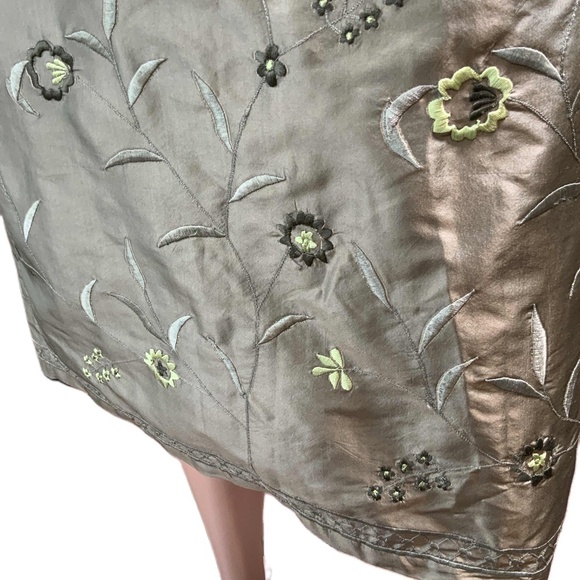NY & CO Green Embroidered Floral Womens 100% Silk Pencil Skirt Size 6 Boho Chic - Picture 3 of 11